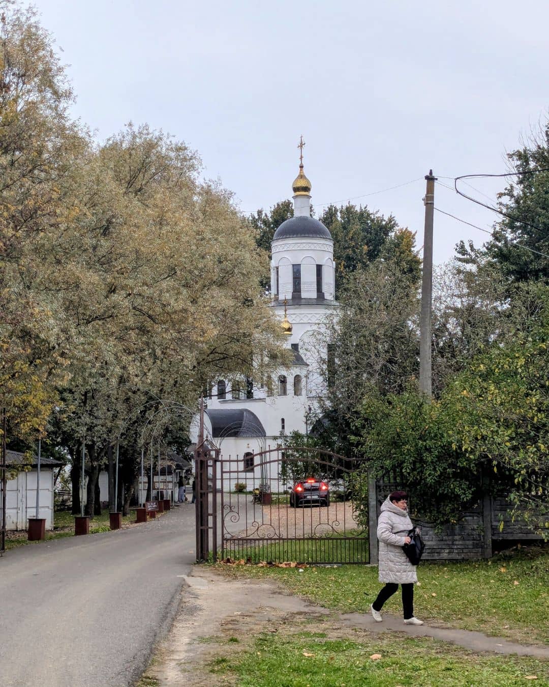 вход на территорию храма
